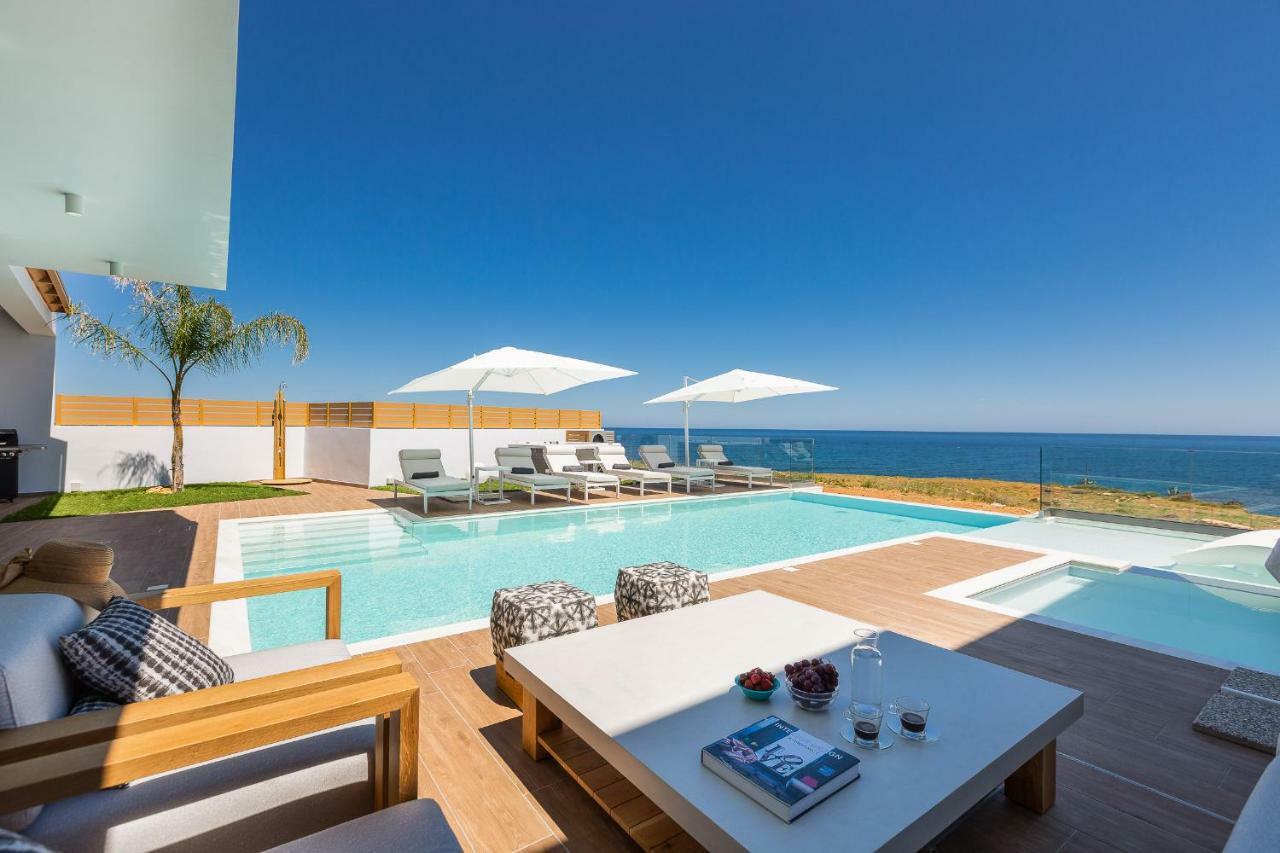 Wave Villa, Beach Front Retreat, By Thinkvilla Pánormos Extérieur photo