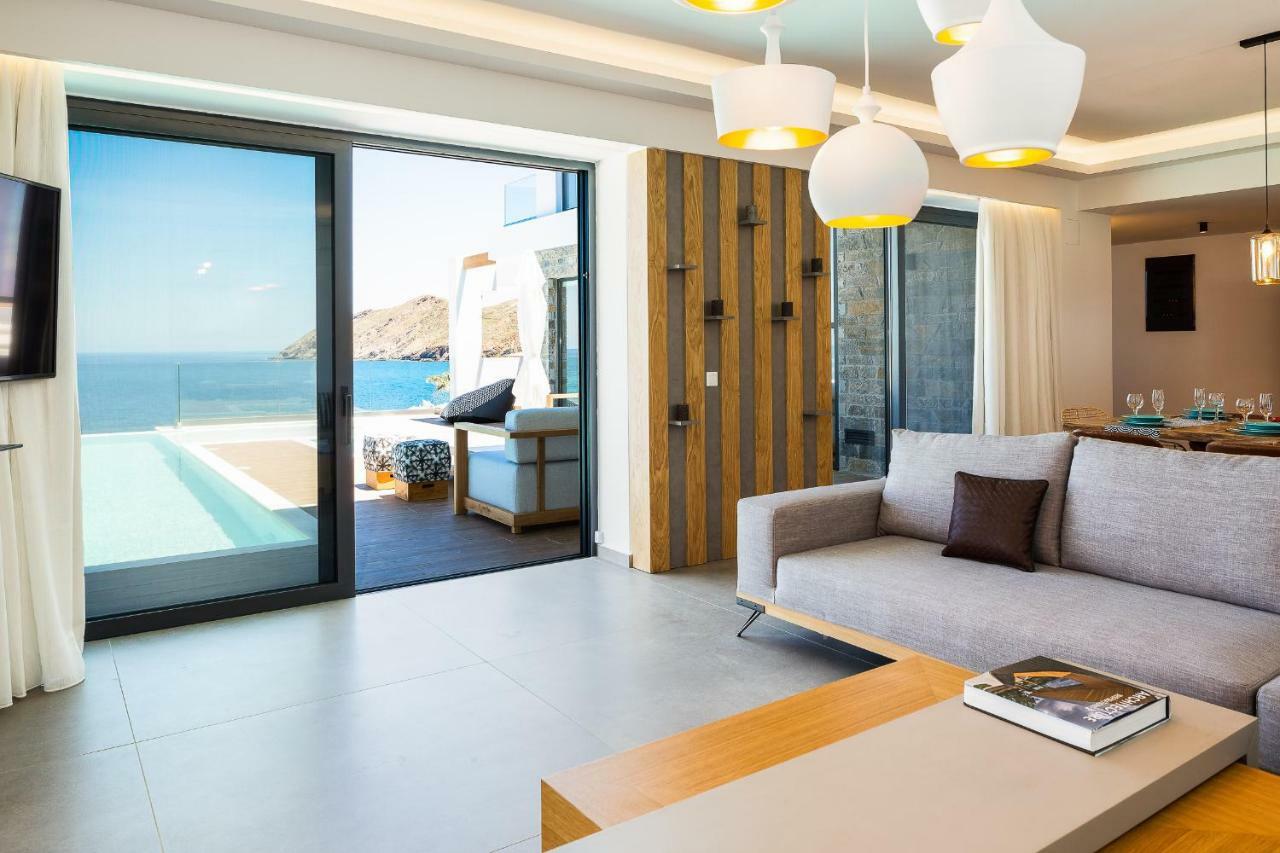 Wave Villa, Beach Front Retreat, By Thinkvilla Pánormos Extérieur photo