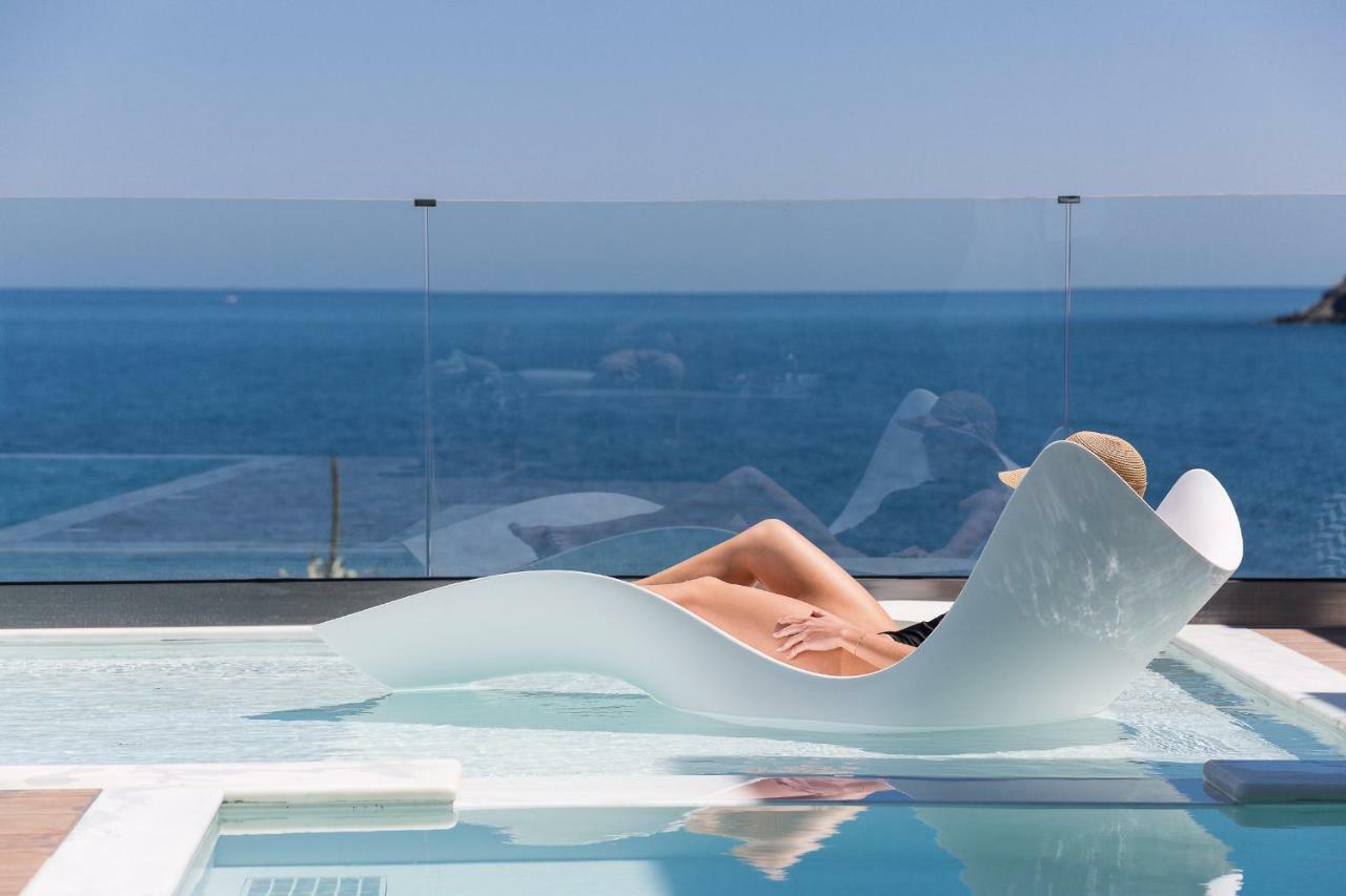 Wave Villa, Beach Front Retreat, By Thinkvilla Pánormos Extérieur photo
