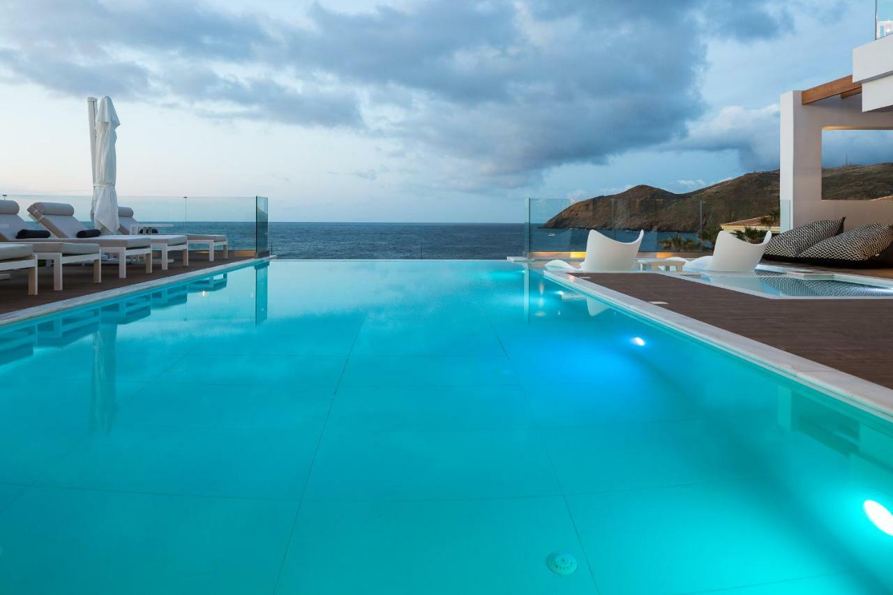 Wave Villa, Beach Front Retreat, By Thinkvilla Pánormos Extérieur photo