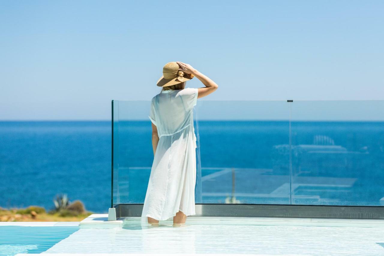 Wave Villa, Beach Front Retreat, By Thinkvilla Pánormos Extérieur photo